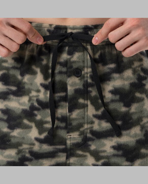 Fruit Of The Loom Men's Short Sleeve Jersey Knit Top and Fleece Sleep Pant, 2 Piece Set BLACK CAMO SET